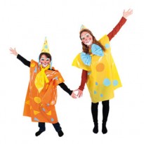 Fiesta. Disfraces. Caretas. Mascaras. Plumas. Globos. Pintura maquillaje