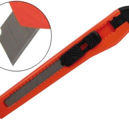 KF10934 Cúter Q-Connect cuchilla estrecha naranja