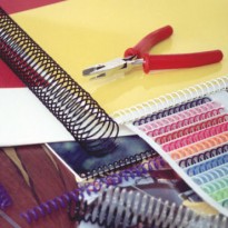 Espiral metálico. Canutillo de plástico. Carpeta térmica. Wire-o.